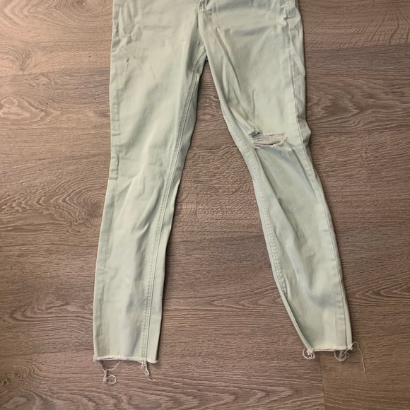 Old Navy Green Cropped Distressed Rockstar Jeans - Picture 2 of 4
